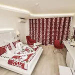 فندق Laguna Alya &