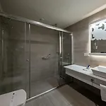Laguna Alya &