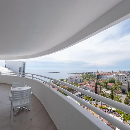 Laguna Alya & Szálloda