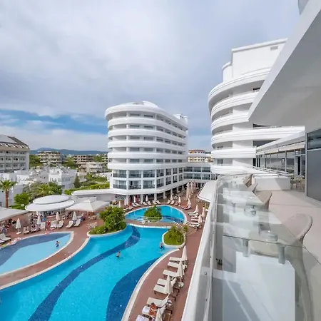 酒店 Laguna Alya & 5*