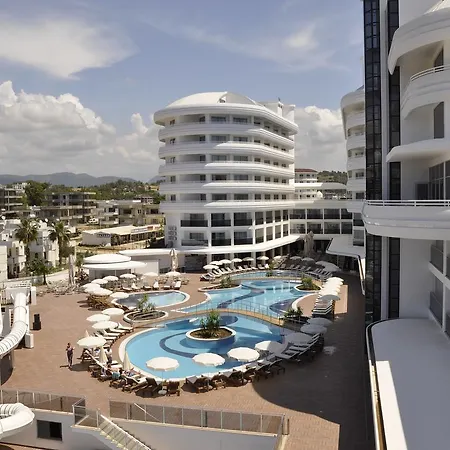 Hotel Laguna Alya &