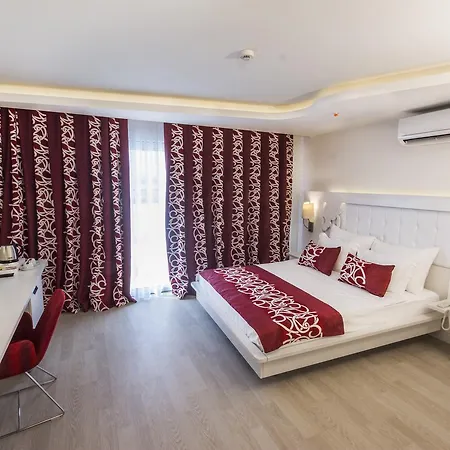 Laguna Alya & Szálloda Okurcalar