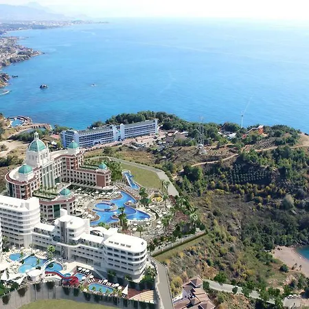 Laguna Alya & أوكورجالر