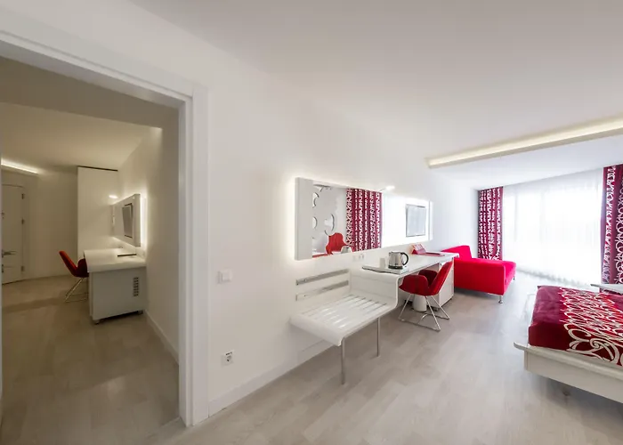 Laguna Alya & ホテル オクルカラール